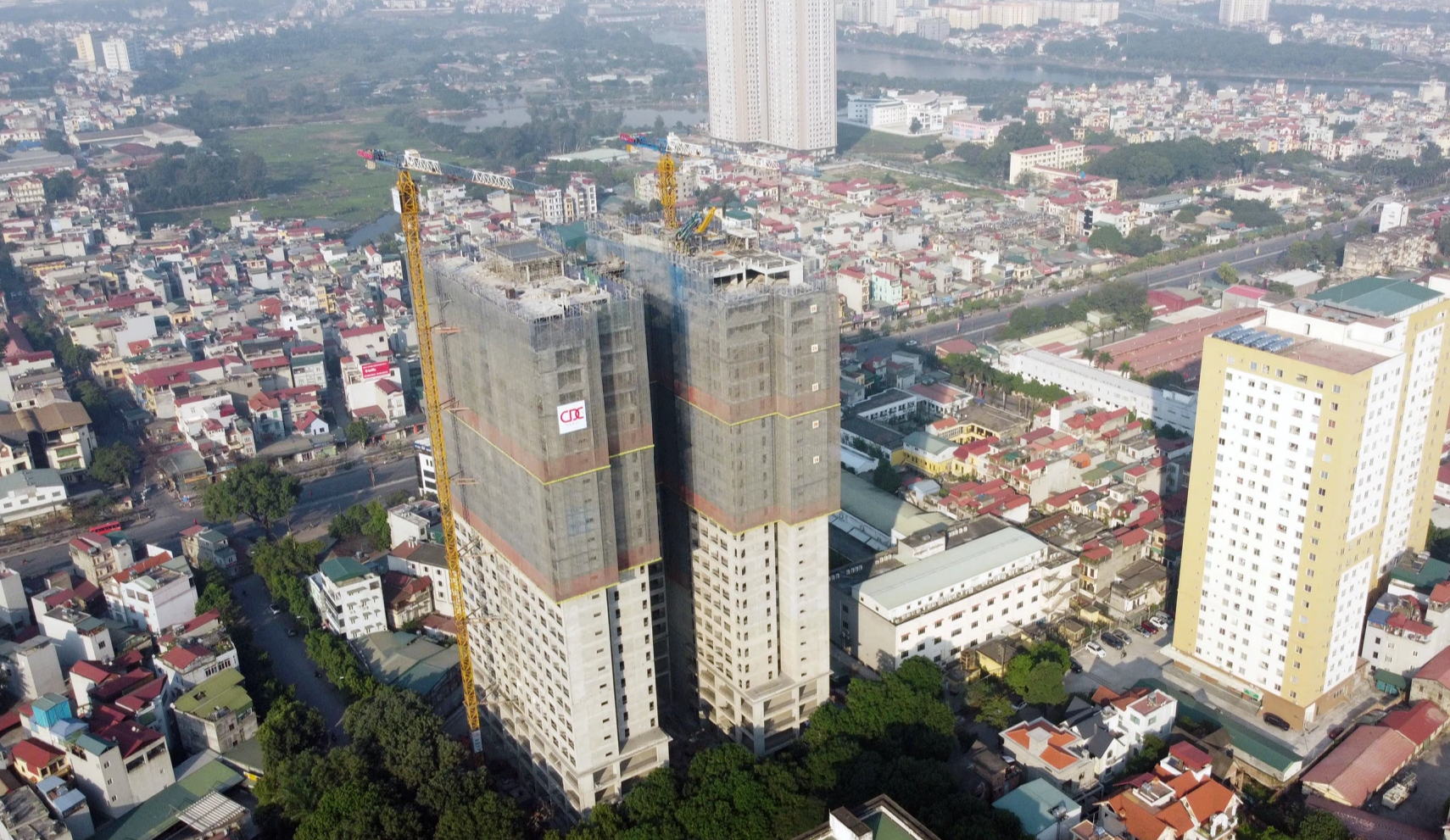 Nhiều doanh nghiệp, sàn môi giới BĐS không kịp chờ thị trường hồi phục - Ảnh 1. Nhiều doanh nghiệp, sàn môi giới BĐS không kịp chờ thị trường hồi phục - Ảnh 1.