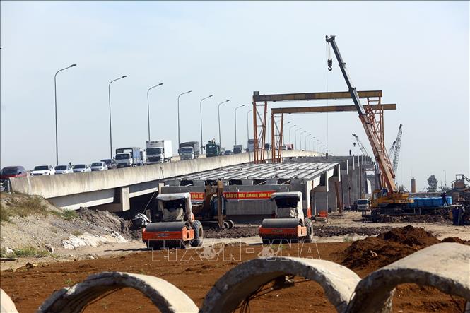 Từ nay đến cuối năm sẽ khởi công 12 dự án và hoàn thành 17 công trình giao thông - Ảnh 1. Từ nay đến cuối năm sẽ khởi công 12 dự án và hoàn thành 17 công trình giao thông - Ảnh 1.