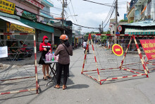 TP HCM tiếp tục giãn cách xã hội thêm 1 tháng