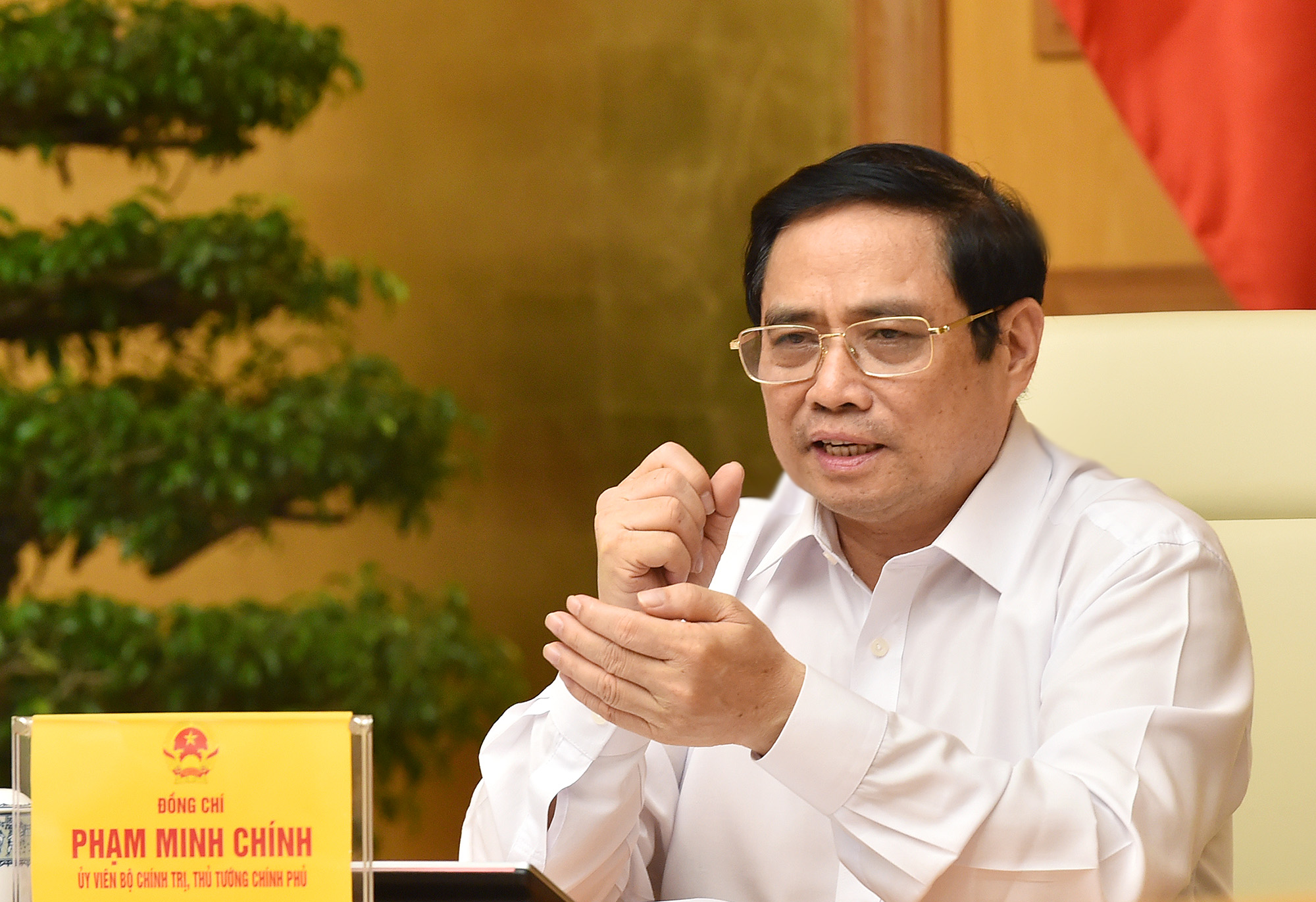 Thủ tướng: Người dân TP HCM ‘ai ở đâu ở đó’ ít nhất 2 tuần, quân đội sẽ chủ trì lo lương thực cho dân - Ảnh 1. Thủ tướng: Người dân TP HCM ‘ai ở đâu ở đó’ ít nhất 2 tuần, quân đội sẽ chủ trì lo lương thực cho dân - Ảnh 1.