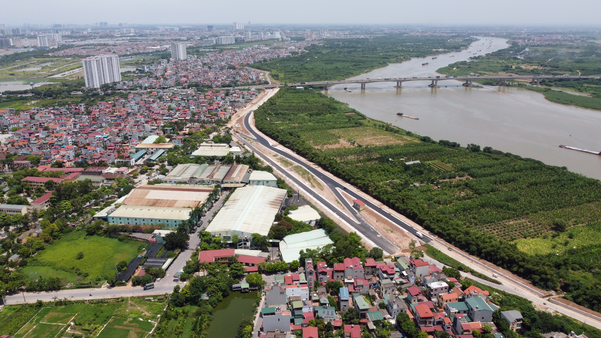 Toàn cảnh tuyến đường đê Hữu Đuống đoạn Dốc Lời - Đặng Xá đến xã Lệ Chi, Gia Lâm đang xây dựng - Ảnh 1. Toàn cảnh tuyến đường đê Hữu Đuống đoạn Dốc Lời - Đặng Xá đến xã Lệ Chi, Gia Lâm đang xây dựng - Ảnh 1.