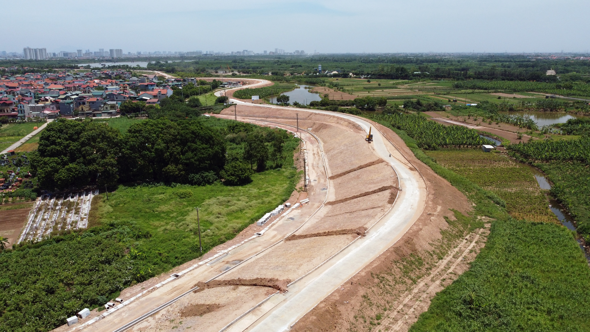 Toàn cảnh tuyến đường đê Hữu Đuống đoạn Dốc Lời - Đặng Xá đến xã Lệ Chi, Gia Lâm đang xây dựng - Ảnh 15. Toàn cảnh tuyến đường đê Hữu Đuống đoạn Dốc Lời - Đặng Xá đến xã Lệ Chi, Gia Lâm đang xây dựng - Ảnh 15.