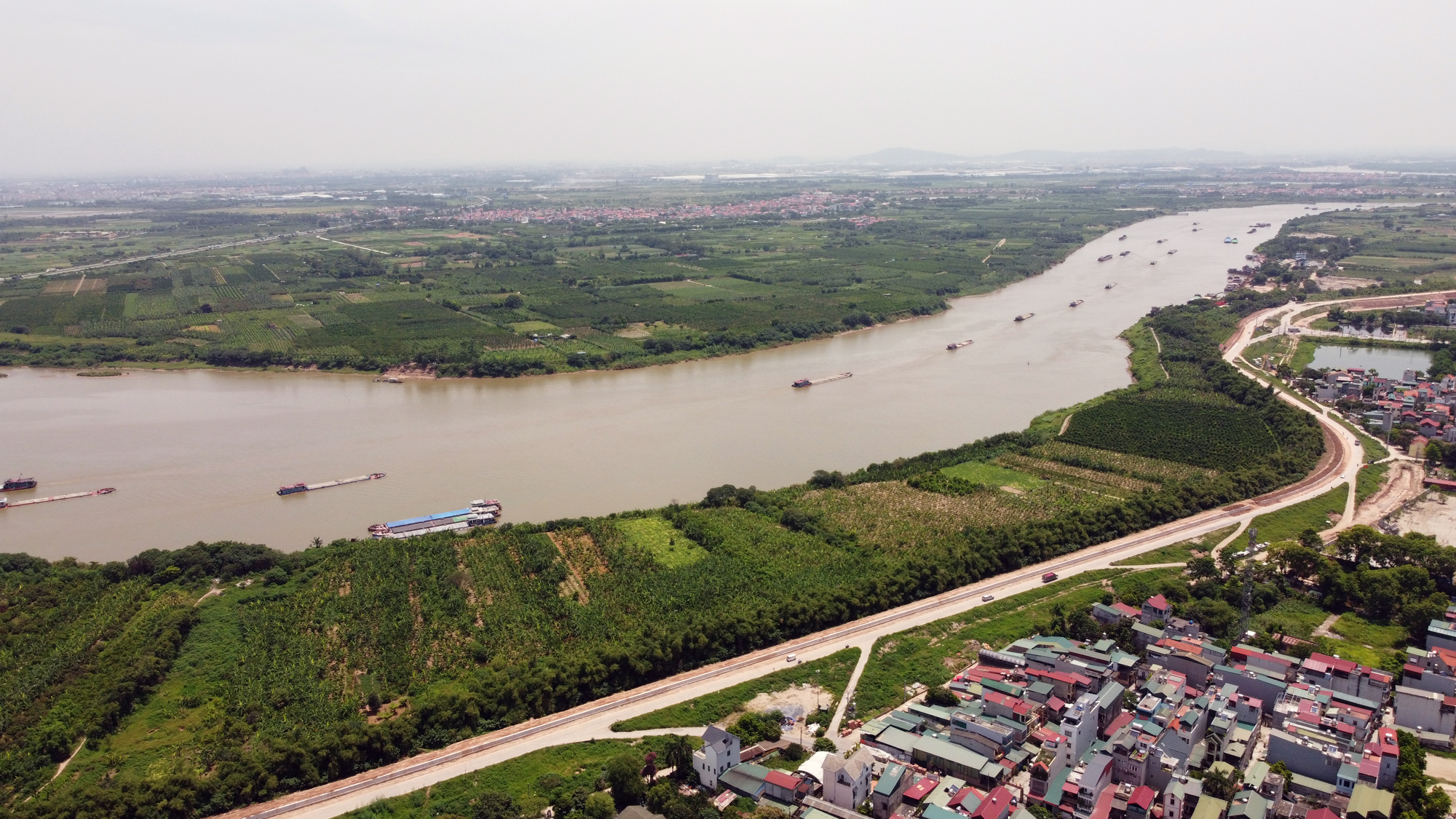 Toàn cảnh tuyến đường đê Hữu Đuống đoạn Dốc Lời - Đặng Xá đến xã Lệ Chi, Gia Lâm đang xây dựng - Ảnh 6. Toàn cảnh tuyến đường đê Hữu Đuống đoạn Dốc Lời - Đặng Xá đến xã Lệ Chi, Gia Lâm đang xây dựng - Ảnh 6.
