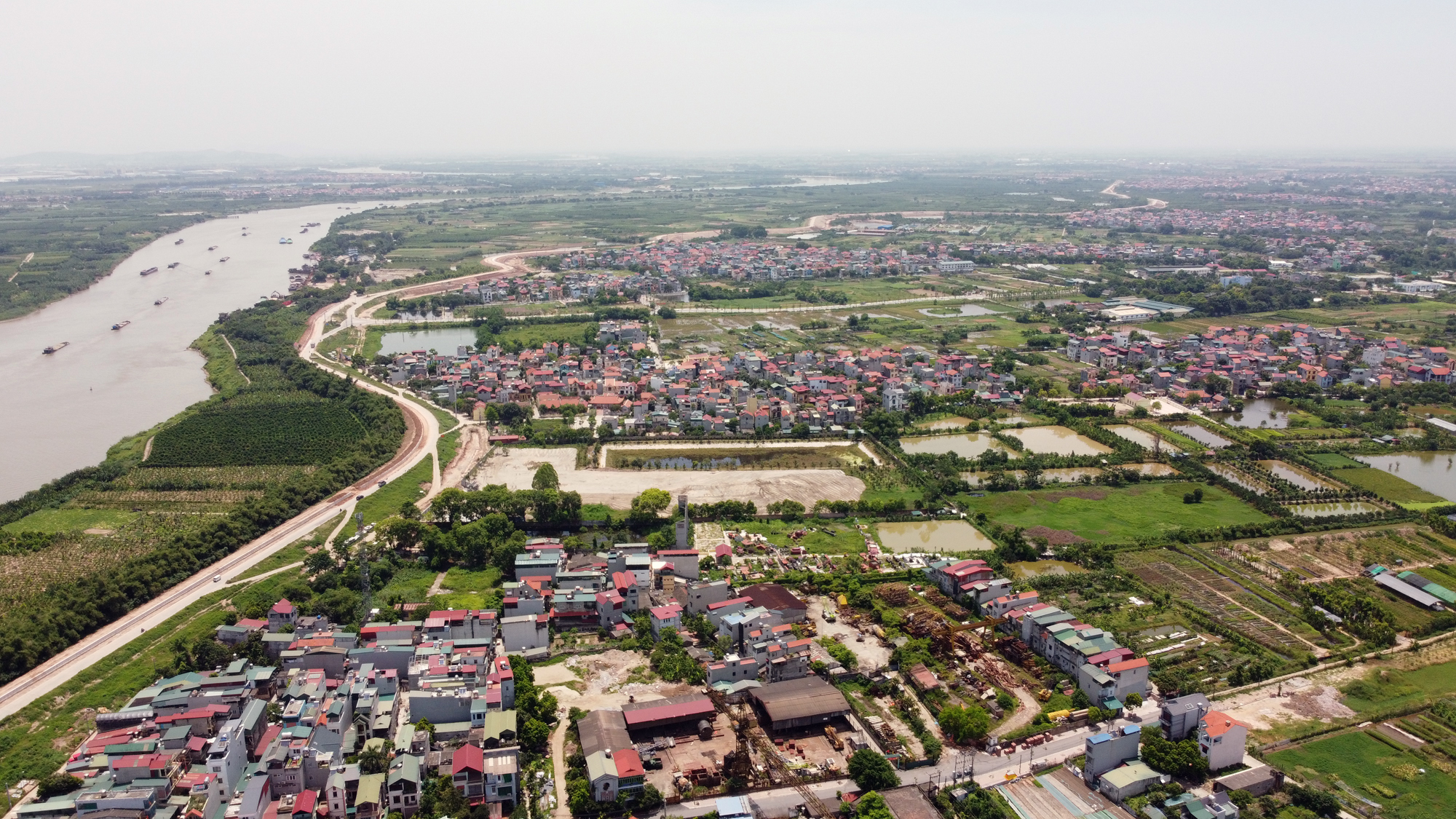 Toàn cảnh tuyến đường đê Hữu Đuống đoạn Dốc Lời - Đặng Xá đến xã Lệ Chi, Gia Lâm đang xây dựng - Ảnh 7. Toàn cảnh tuyến đường đê Hữu Đuống đoạn Dốc Lời - Đặng Xá đến xã Lệ Chi, Gia Lâm đang xây dựng - Ảnh 7.