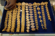 So sánh giá vàng hôm nay 24/8: Giá vàng trong nước tăng trở lại