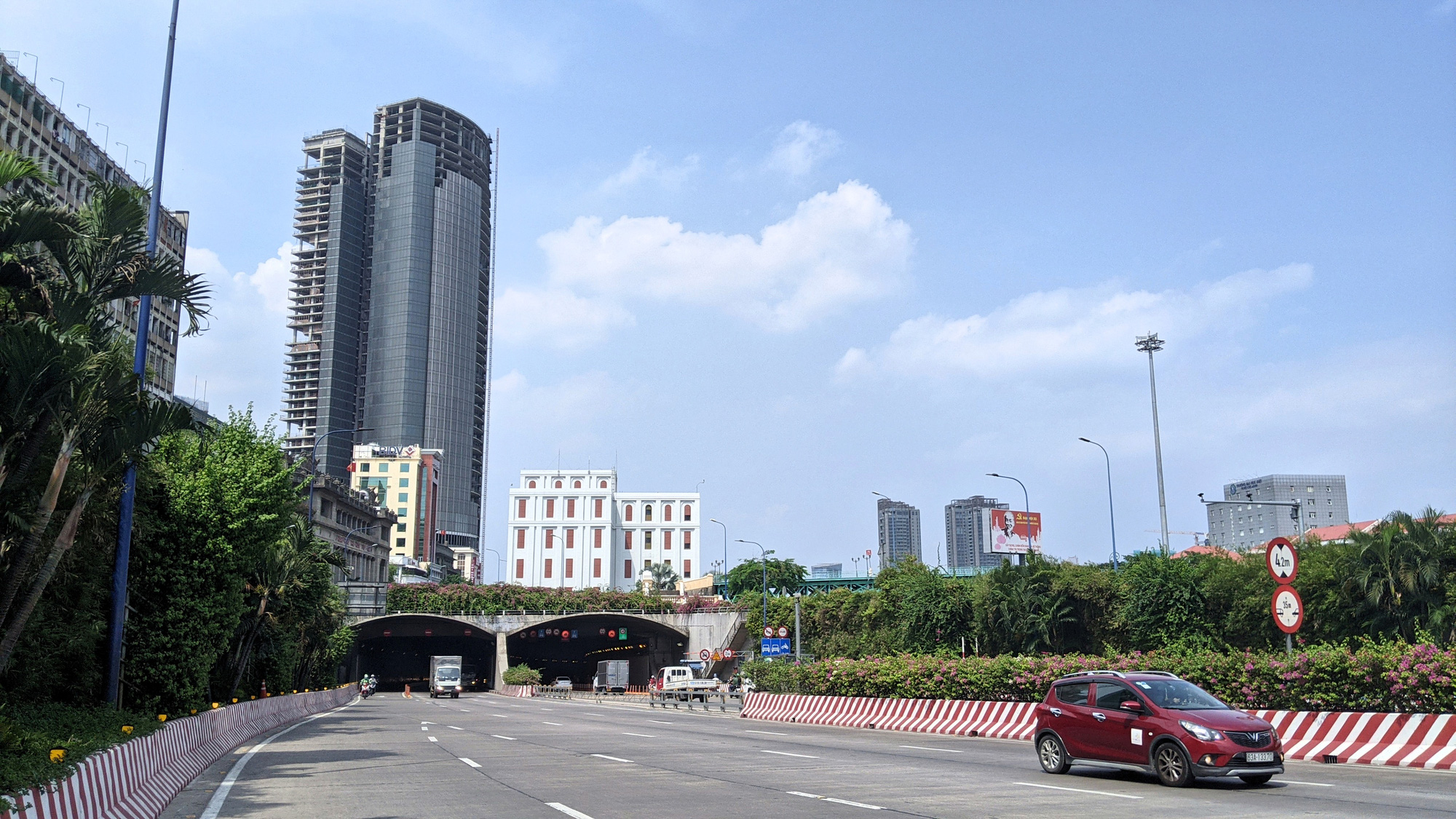 Đất ngoại thành TP HCM liên tục biến động, chuyên gia cảnh báo rủi ro đầu cơ - Ảnh 1. Đất ngoại thành TP HCM liên tục biến động, chuyên gia cảnh báo rủi ro đầu cơ - Ảnh 1.