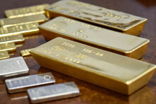 Dự báo giá vàng 28/8: Giá vàng chờ đợi thông tin từ Fed?