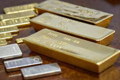 Dự báo giá vàng 28/8: Giá vàng chờ đợi thông tin từ Fed?