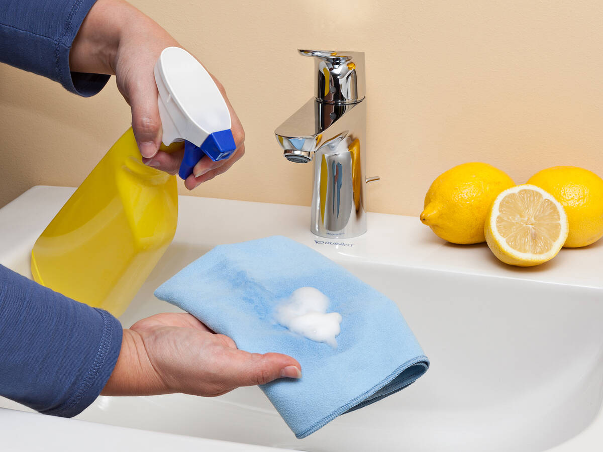 9 mẹo làm sạch nhà mùa COVID ít tốn công sức và tiết kiệm thời gian - Ảnh 6. 9 mẹo làm sạch nhà mùa COVID ít tốn công sức và tiết kiệm thời gian - Ảnh 6.