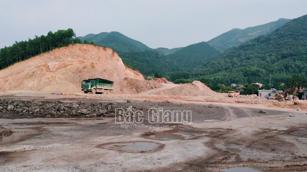 Tháng 12/2021, đấu giá 4 khu vực mỏ đất san lấp mặt bằng và đất sét gạch ngói - Ảnh 1. Tháng 12/2021, đấu giá 4 khu vực mỏ đất san lấp mặt bằng và đất sét gạch ngói - Ảnh 1.