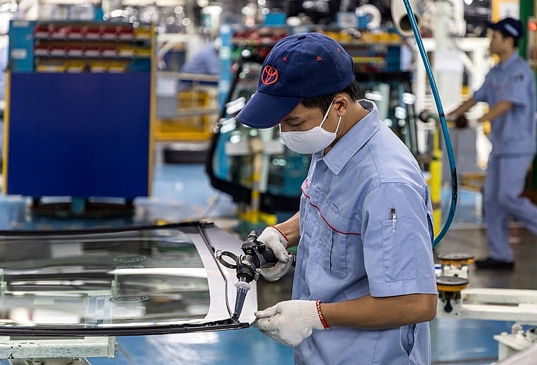 Chuyên gia VinaCapital: Có thể Việt Nam sẽ thay đổi chiến lược chống dịch, kỳ vọng kinh tế lội ngược dòng ngoạn mục sau COVID-19 - Ảnh 1. Chuyên gia VinaCapital: Có thể Việt Nam sẽ thay đổi chiến lược chống dịch, kỳ vọng kinh tế lội ngược dòng ngoạn mục sau COVID-19 - Ảnh 1.