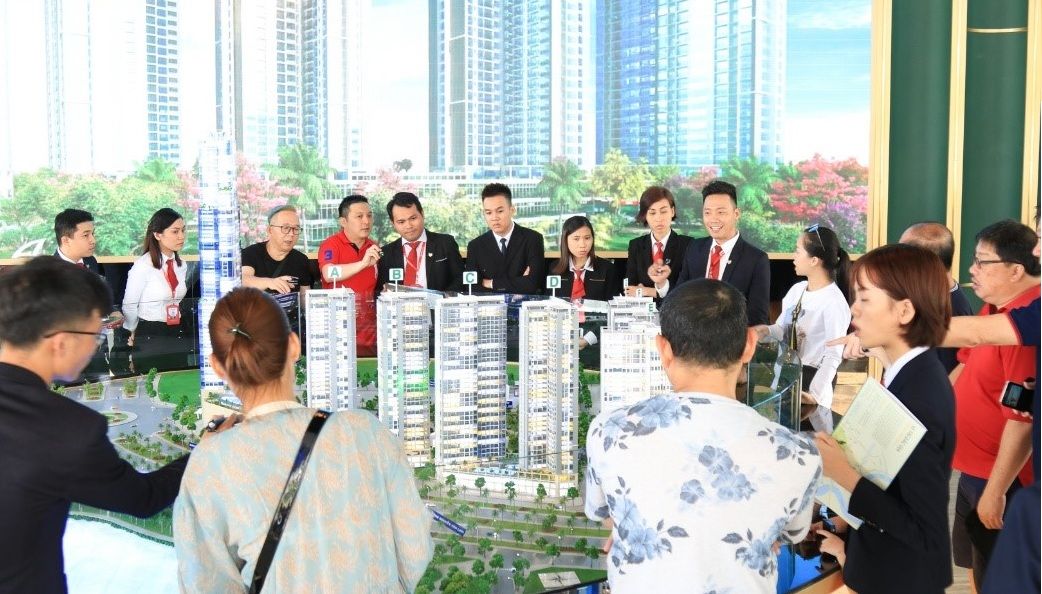 Cựu môi giới kể chuyện đi làm cho sàn mập mờ pháp lý: Trăn trở giữa 'miếng cơm manh áo' và quyền lợi khách hàng - Ảnh 2. Cựu môi giới kể chuyện đi làm cho sàn mập mờ pháp lý: Trăn trở giữa 'miếng cơm manh áo' và quyền lợi khách hàng - Ảnh 2.