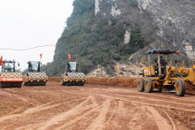 Sẽ đầu tư thêm 9 dự án đường cao tốc Bắc - Nam