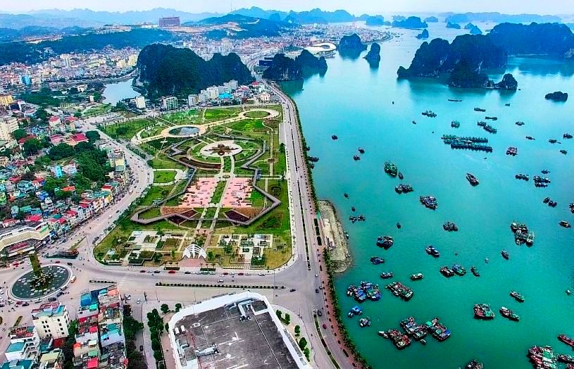 Quảng Ninh rà soát tiến độ 6 dự án trọng điểm tại Vân Đồn, có KĐT Ocean Park, đường trục chính KĐT Cái Rồng - Ảnh 1.