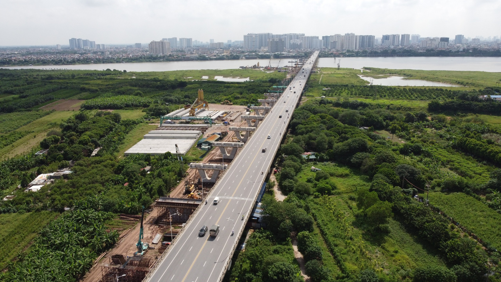 Hà Nội chi hơn 83.000 tỷ đồng vào 255 dự án giao thông, đầu tư nhiều tuyến vành đai và cầu - Ảnh 2. Hà Nội chi hơn 83.000 tỷ đồng vào 255 dự án giao thông, đầu tư nhiều tuyến vành đai và cầu - Ảnh 2.