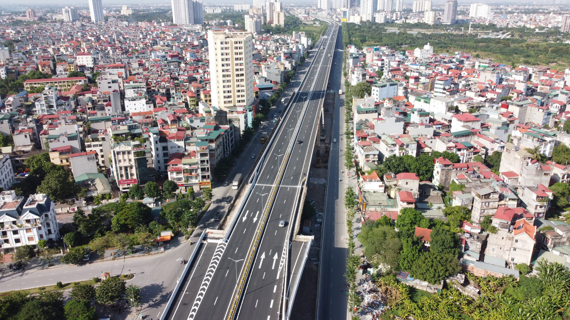 Hà Nội chi hơn 83.000 tỷ đồng vào 255 dự án giao thông, đầu tư nhiều tuyến vành đai và cầu - Ảnh 1. Hà Nội chi hơn 83.000 tỷ đồng vào 255 dự án giao thông, đầu tư nhiều tuyến vành đai và cầu - Ảnh 1.