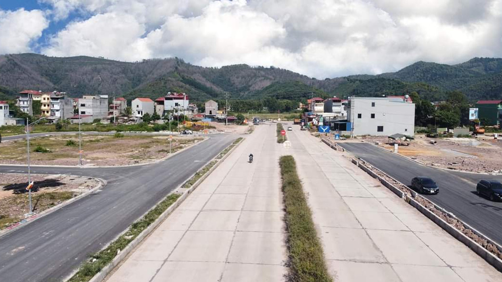 Đấu giá đất ở Bắc Giang: Cùng địa điểm, có lô chênh lệch hàng tỷ đồng, lô không ai trả giá - Ảnh 2.