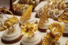 So sánh giá vàng hôm nay 27/9: SJC giao dịch trên mốc 57 triệu đồng/lượng phiên trưa đầu tuần