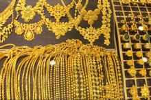 So sánh giá vàng hôm nay 4/9: Vàng SJC đảo chiều tăng 100.000 đồng/lượng phiên trưa cuối tuần