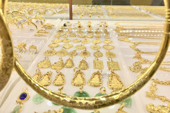 So sánh giá vàng hôm nay 10/1: SJC điều chỉnh trái chiều khoảng 30.000 - 150.000 đồng/lượng