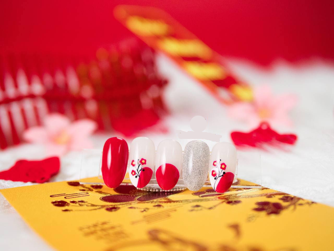 5 mẫu nail Tết đơn giản mà bạn nhất định phải thử trong năm 2022 - Ảnh 9. 5 mẫu nail Tết đơn giản mà bạn nhất định phải thử trong năm 2022 - Ảnh 9.