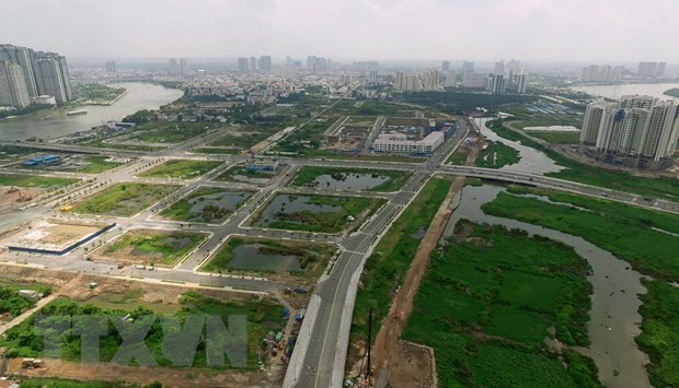 Nghịch cảnh giá nhà đất tại khu Đông TP HCM sau vụ đấu giá đất Thủ Thiêm - Ảnh 2.