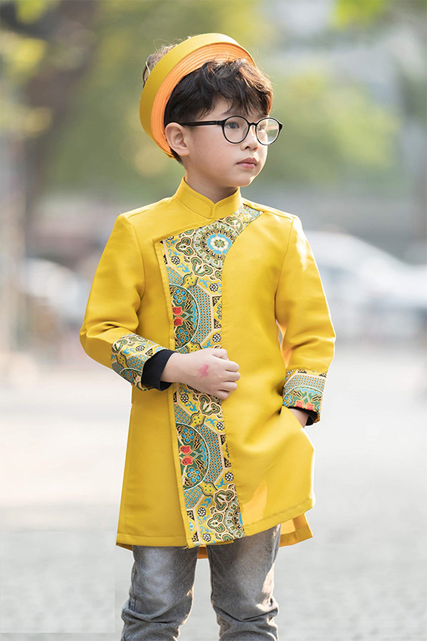 Các mẫu áo dài Tết cho bé diện chơi Xuân đẹp nhất - Ảnh 1. Các mẫu áo dài Tết cho bé diện chơi Xuân đẹp nhất - Ảnh 1.