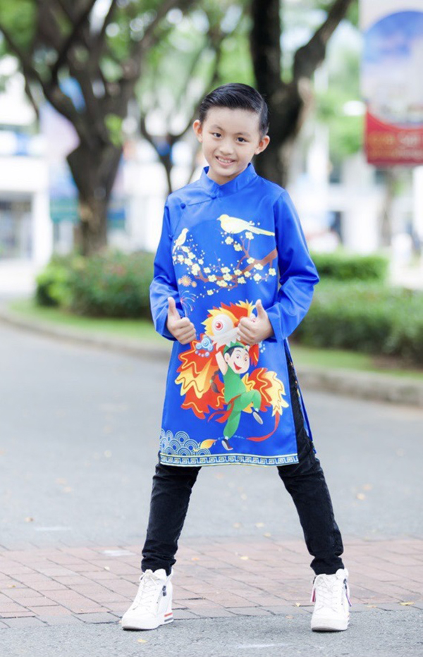 Các mẫu áo dài Tết cho bé diện chơi Xuân đẹp nhất - Ảnh 8. Các mẫu áo dài Tết cho bé diện chơi Xuân đẹp nhất - Ảnh 8.