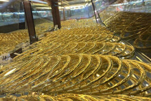 So sánh giá vàng hôm nay 15/1: SJC tăng nhẹ trong phiên giao dịch cuối tuần