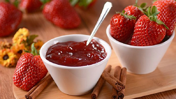Mứt dâu Tây bao nhiêu calo? Công dụng của dâu Tây - Ảnh 1.