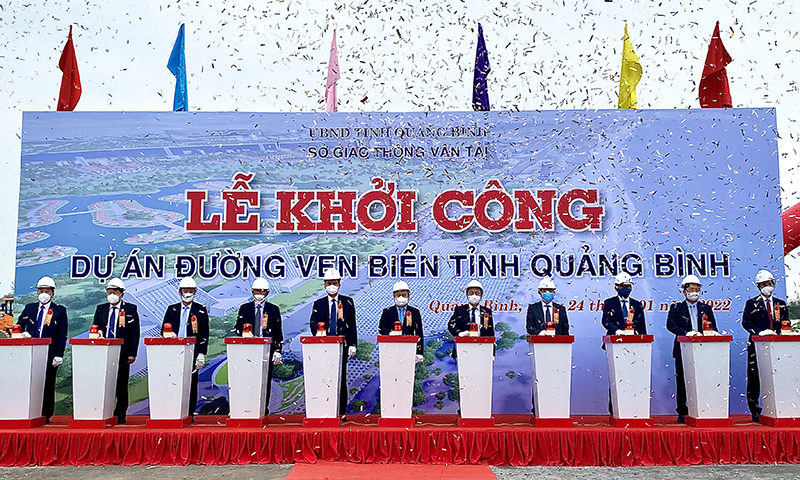 Khởi công tuyến đường ven biển Quảng Bình 2.200 tỷ đồng - Ảnh 1. Khởi công tuyến đường ven biển Quảng Bình 2.200 tỷ đồng - Ảnh 1.
