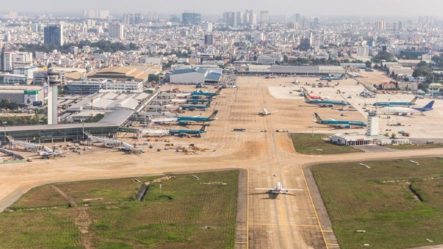 Đưa vào khai thác đường băng nâng cấp sân bay Tân Sơn Nhất trước 30/4 - Ảnh 1. Đưa vào khai thác đường băng nâng cấp sân bay Tân Sơn Nhất trước 30/4 - Ảnh 1.