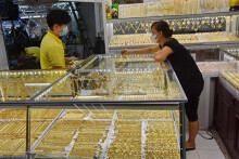 So sánh giá vàng hôm nay 28/1: SJC quay đầu tăng 50.000 - 250.000 đồng/lượng
