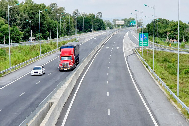 Trình Quốc hội xem xét đầu tư thêm 729 km tuyến cao tốc Bắc - Nam phía Đông, vốn gần 147.000 tỷ đồng
