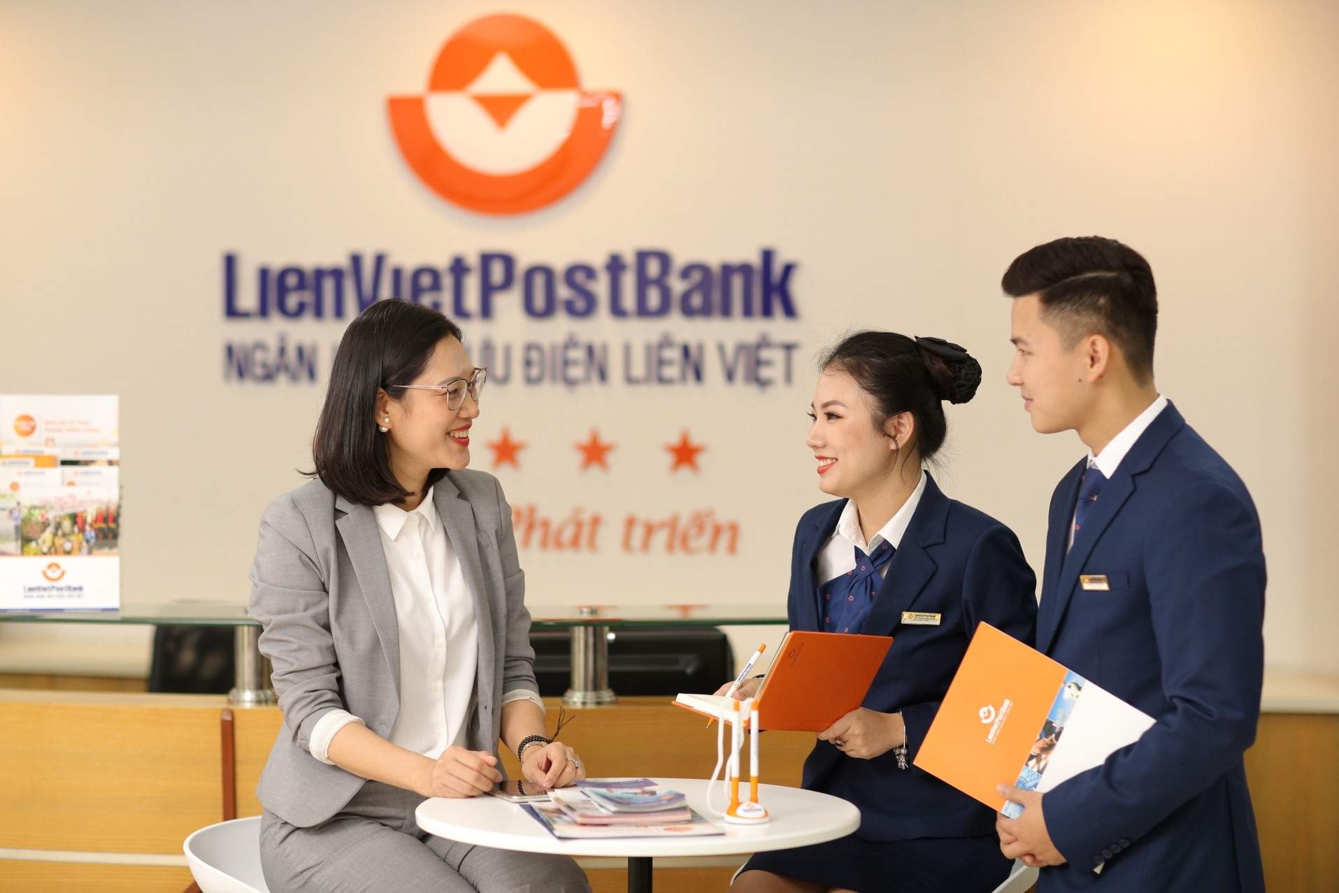 Lãi suất ngân hàng LienVietPostBank mới nhất tháng 1/2022 - Ảnh 1. Lãi suất ngân hàng LienVietPostBank mới nhất tháng 1/2022 - Ảnh 1.