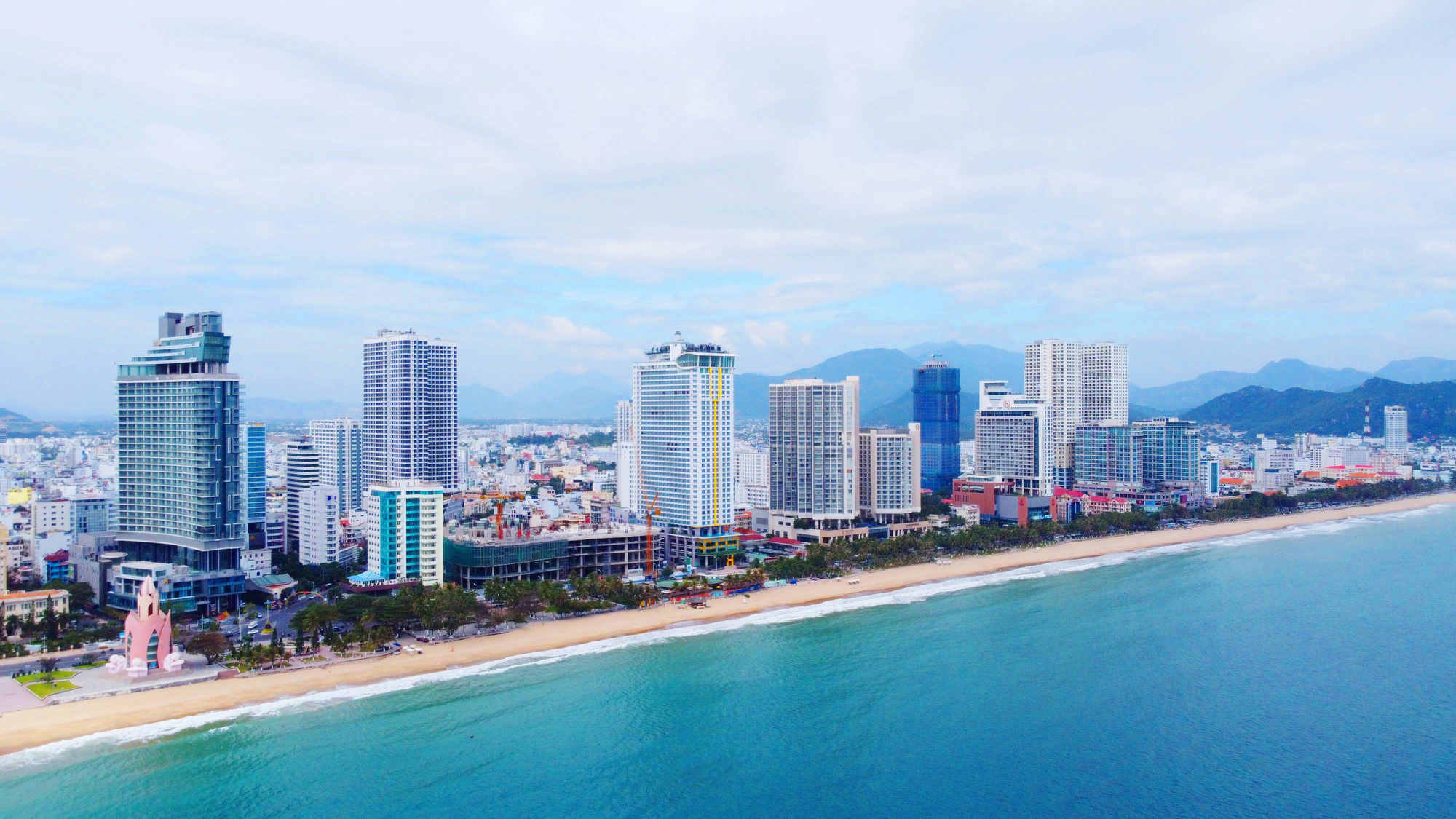 Bốn địa phương có khoảng 10.000 căn shophouse, condotel đưa ra thị trường năm 2022 - Ảnh 1.