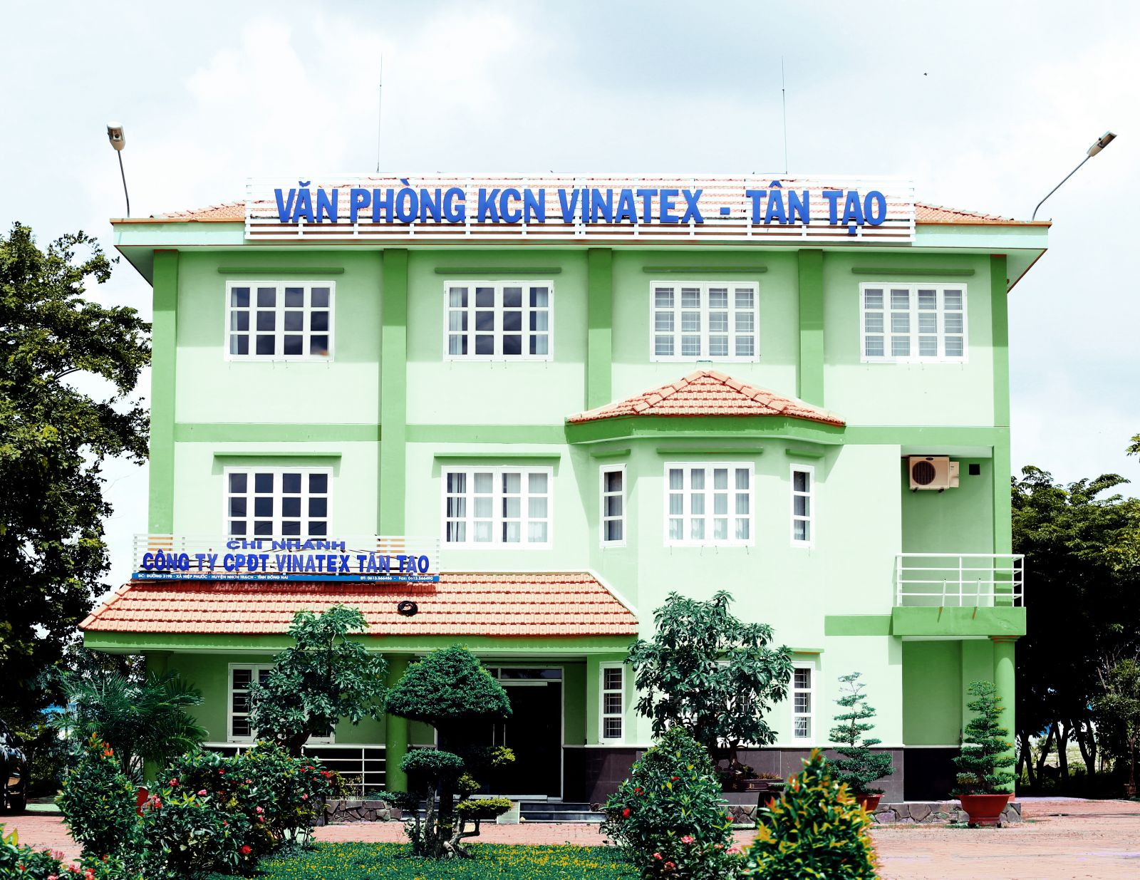 Ái nữ nhà Kinh Bắc: Tốt nghiệp đại học ở Mỹ, 25 tuổi làm lãnh đạo của Vinatexin và Saigontel - Ảnh 2. Ái nữ nhà Kinh Bắc: Tốt nghiệp đại học ở Mỹ, 25 tuổi làm lãnh đạo của Vinatexin và Saigontel - Ảnh 2.