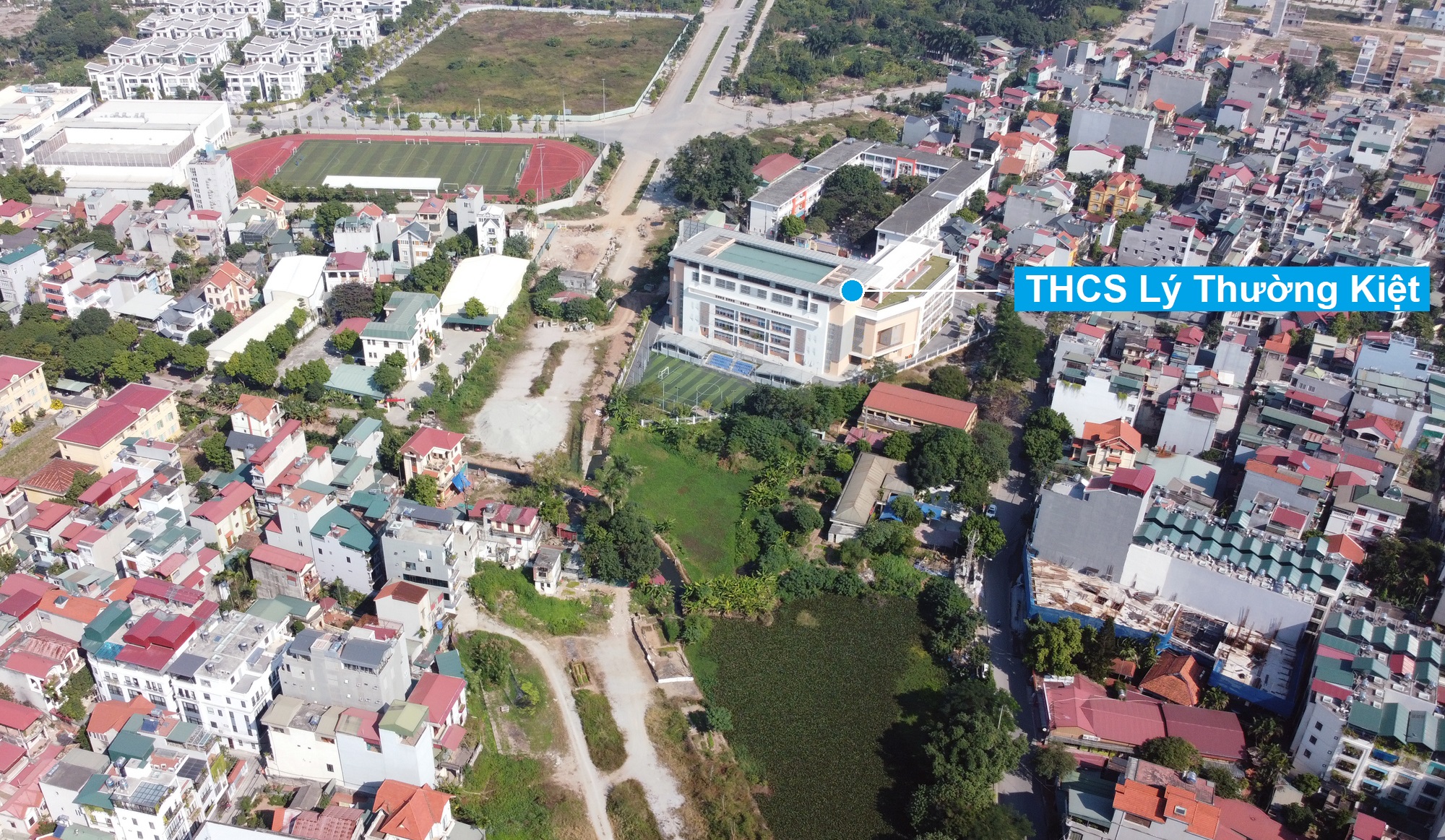 Hai tuyến đường rộng 40 m, trị giá ngàn tỷ đồng ở quận Long Biên chậm tiến độ - Ảnh 2. Hai tuyến đường rộng 40 m, trị giá ngàn tỷ đồng ở quận Long Biên chậm tiến độ - Ảnh 2.