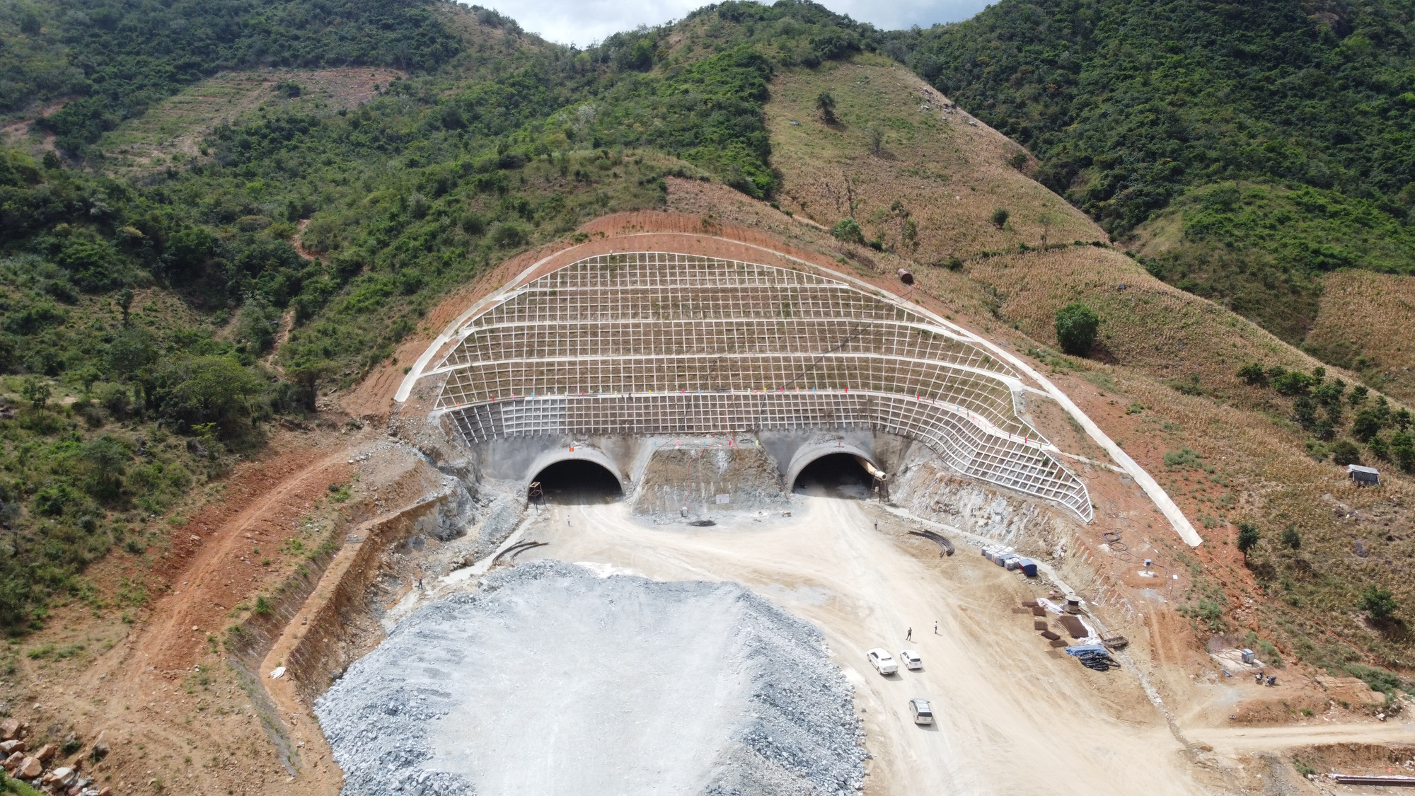 Hình hài cao tốc Bắc - Nam đoạn qua Khánh Hòa vốn đầu tư hơn 7.600 tỷ - Ảnh 7. Hình hài cao tốc Bắc - Nam đoạn qua Khánh Hòa vốn đầu tư hơn 7.600 tỷ - Ảnh 7.