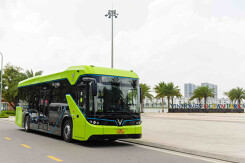 TP HCM thí điểm 5 tuyến xe buýt điện đầu tiên