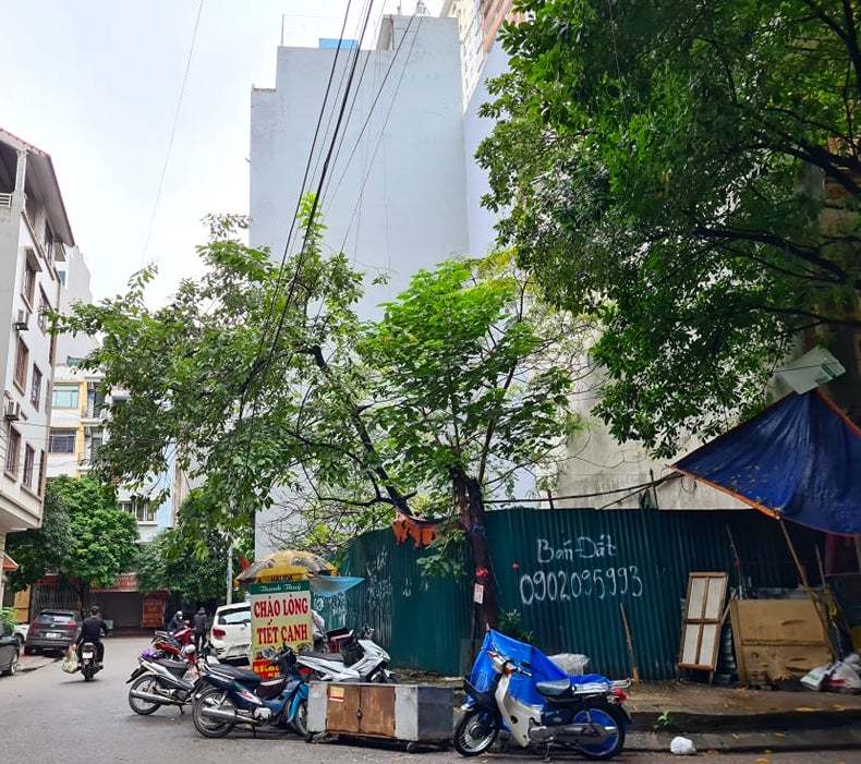 Bỏ cọc tiền tỷ sau vụ đấu giá đất gần 400 triệu/m2 tại Hà Nội - Ảnh 1. Bỏ cọc tiền tỷ sau vụ đấu giá đất gần 400 triệu/m2 tại Hà Nội - Ảnh 1.