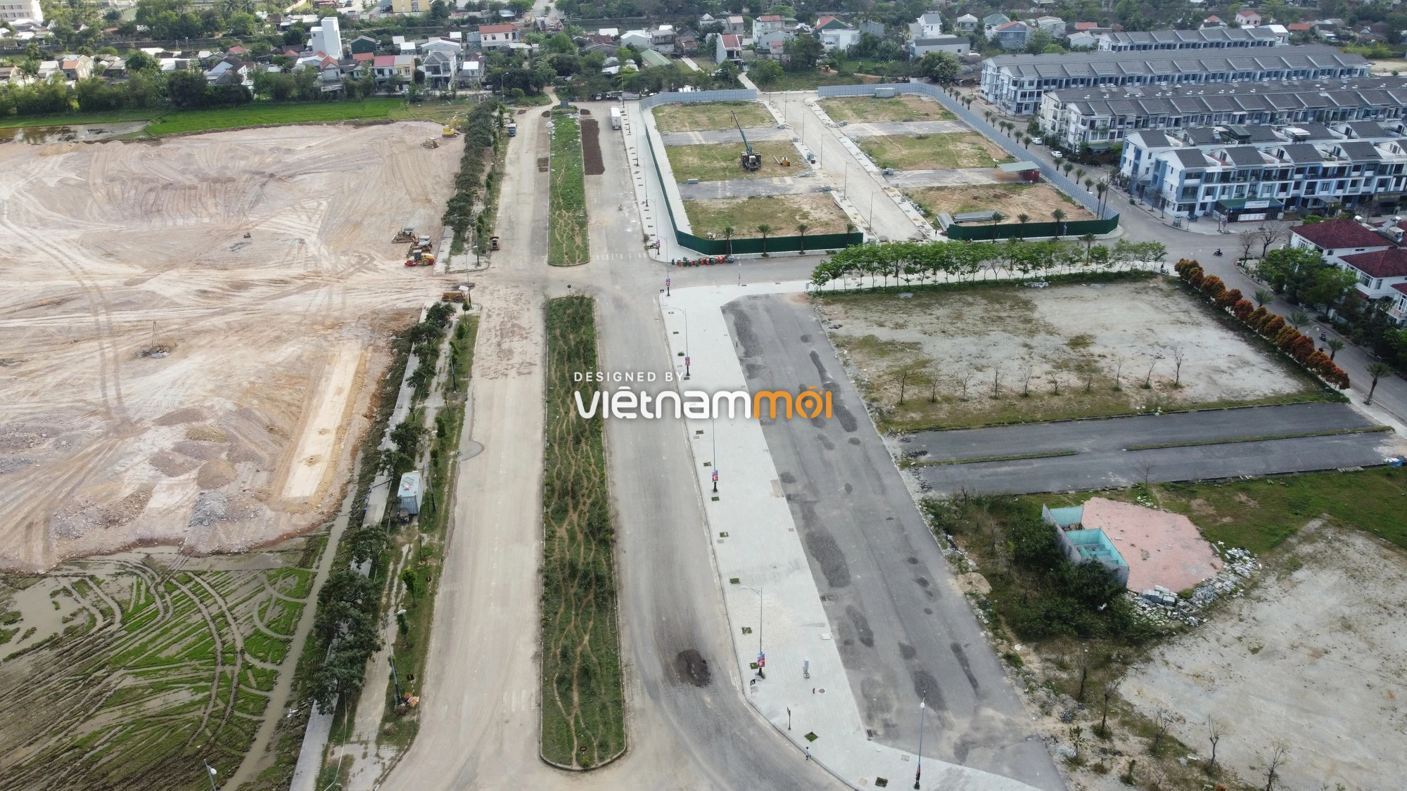 Đang san lấp mặt bằng xây siêu thị Aeon Mall Huế khoảng 170 triệu USD - Ảnh 11. Đang san lấp mặt bằng xây siêu thị Aeon Mall Huế khoảng 170 triệu USD - Ảnh 11.