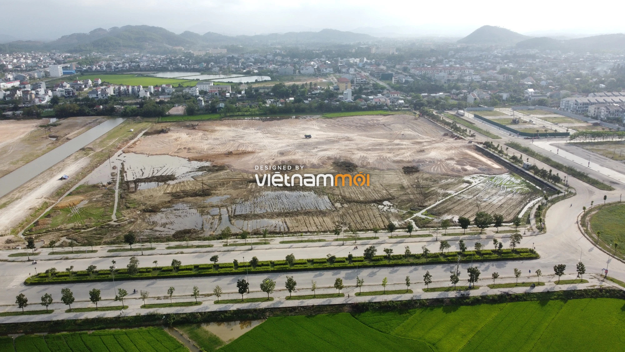 Đang san lấp mặt bằng xây siêu thị Aeon Mall Huế khoảng 170 triệu USD - Ảnh 6. Đang san lấp mặt bằng xây siêu thị Aeon Mall Huế khoảng 170 triệu USD - Ảnh 6.
