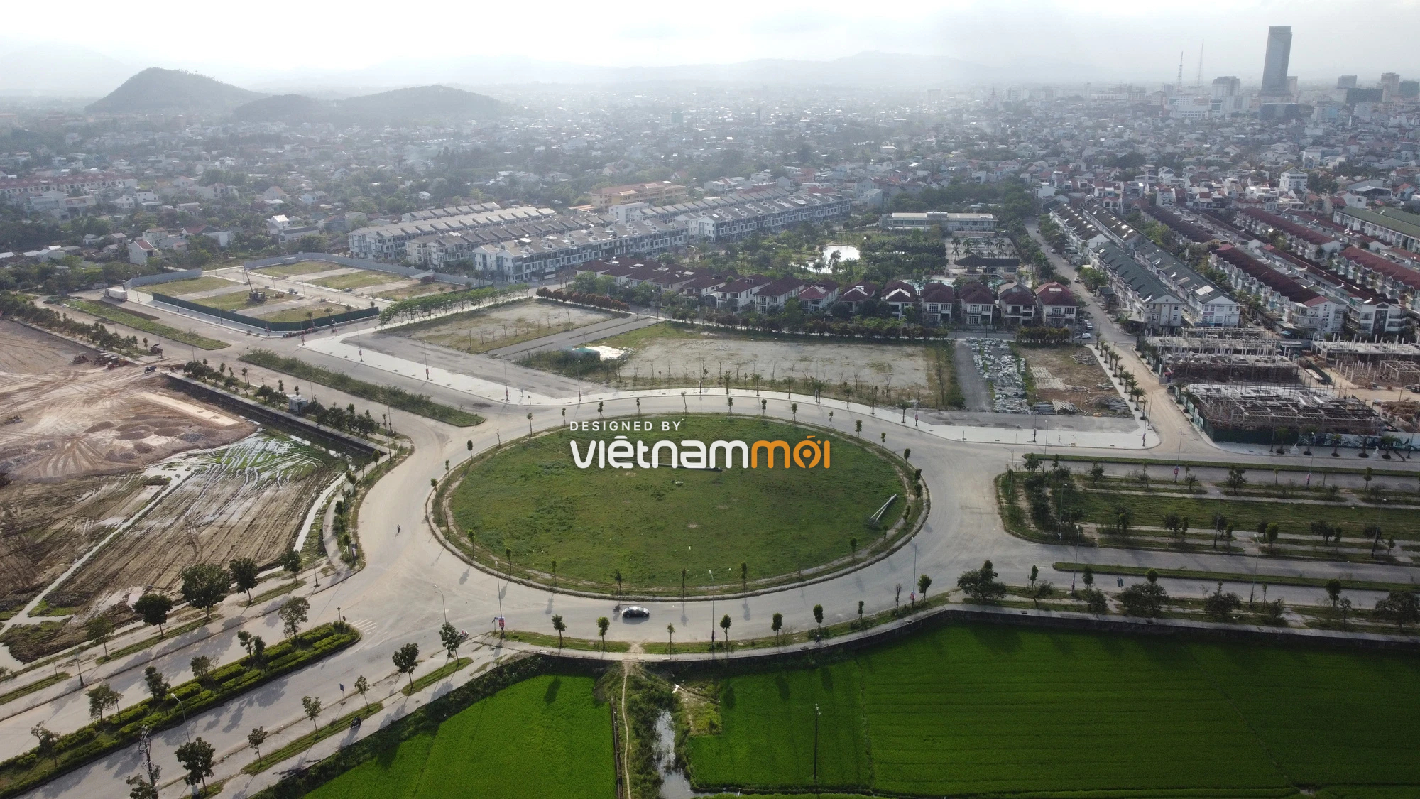 Đang san lấp mặt bằng xây siêu thị Aeon Mall Huế khoảng 170 triệu USD - Ảnh 12. Đang san lấp mặt bằng xây siêu thị Aeon Mall Huế khoảng 170 triệu USD - Ảnh 12.