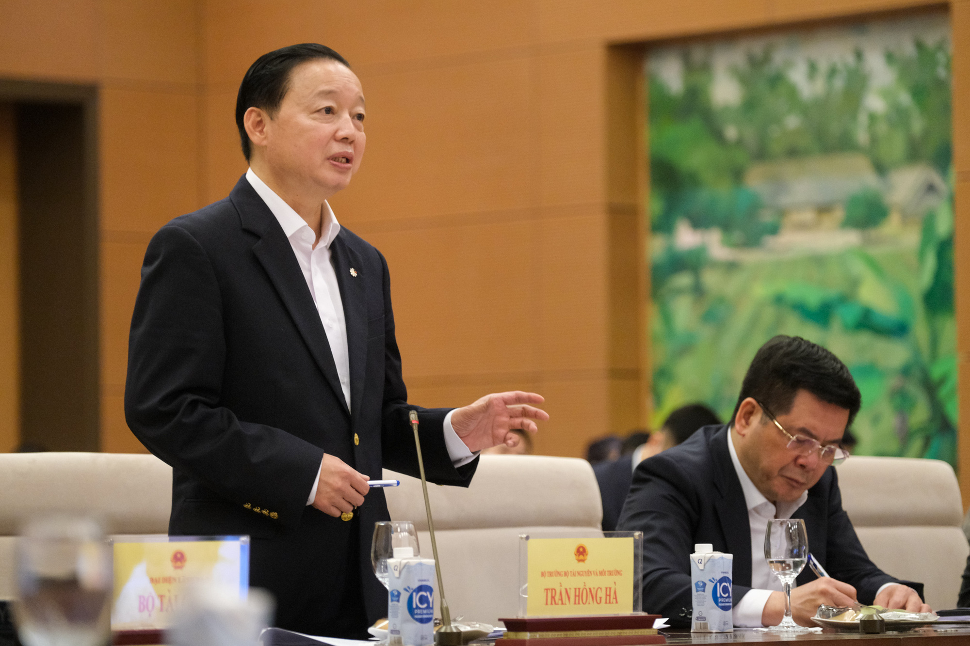 Đại biểu băn khoăn nên hay không xử lý hình sự hành vi thổi giá, móc nối gây sốt đất trong đấu giá - Ảnh 1. Đại biểu băn khoăn nên hay không xử lý hình sự hành vi thổi giá, móc nối gây sốt đất trong đấu giá - Ảnh 1.