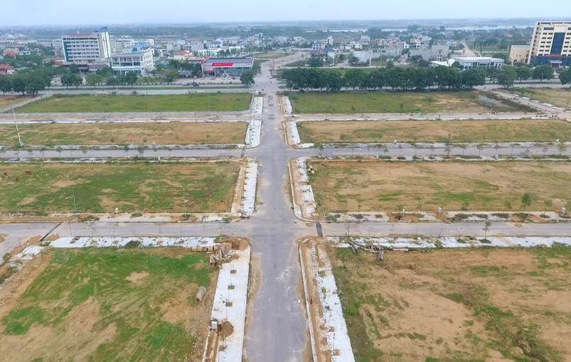 Nhiều hộ mua đất đấu giá tại TP Thanh Hóa chưa được cấp sổ đỏ - Ảnh 1. Nhiều hộ mua đất đấu giá tại TP Thanh Hóa chưa được cấp sổ đỏ - Ảnh 1.