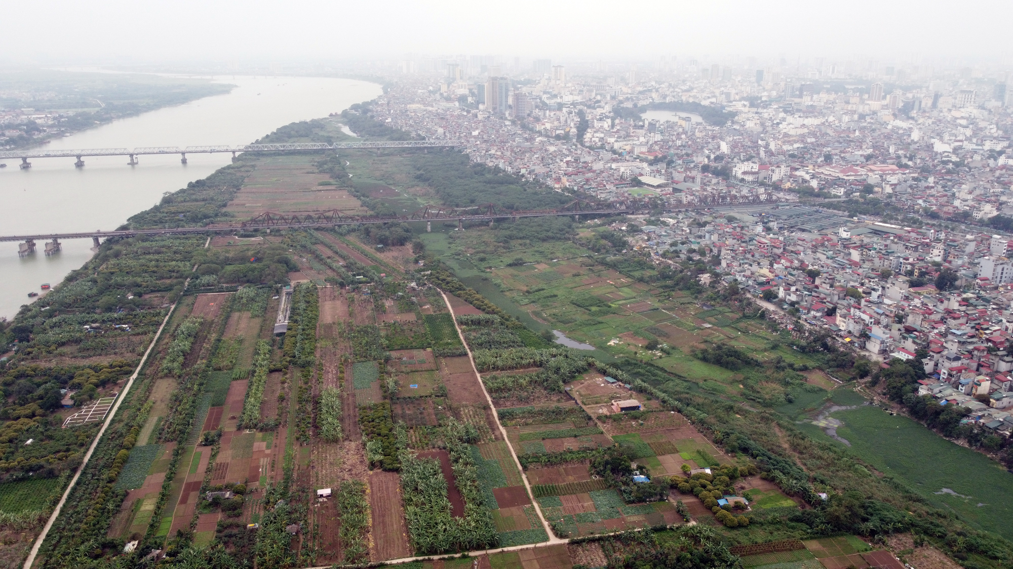 Cận cảnh khu vực bãi giữa sông Hồng dự kiến làm công viên văn hóa, du lịch - Ảnh 2. Cận cảnh khu vực bãi giữa sông Hồng dự kiến làm công viên văn hóa, du lịch - Ảnh 2.