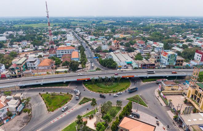 Đất Củ Chi tăng gấp đôi sau tin lên thành phố, cẩn trọng chiêu trò 'bơm thổi' thoát hàng - Ảnh 1. Đất Củ Chi tăng gấp đôi sau tin lên thành phố, cẩn trọng chiêu trò 'bơm thổi' thoát hàng - Ảnh 1.