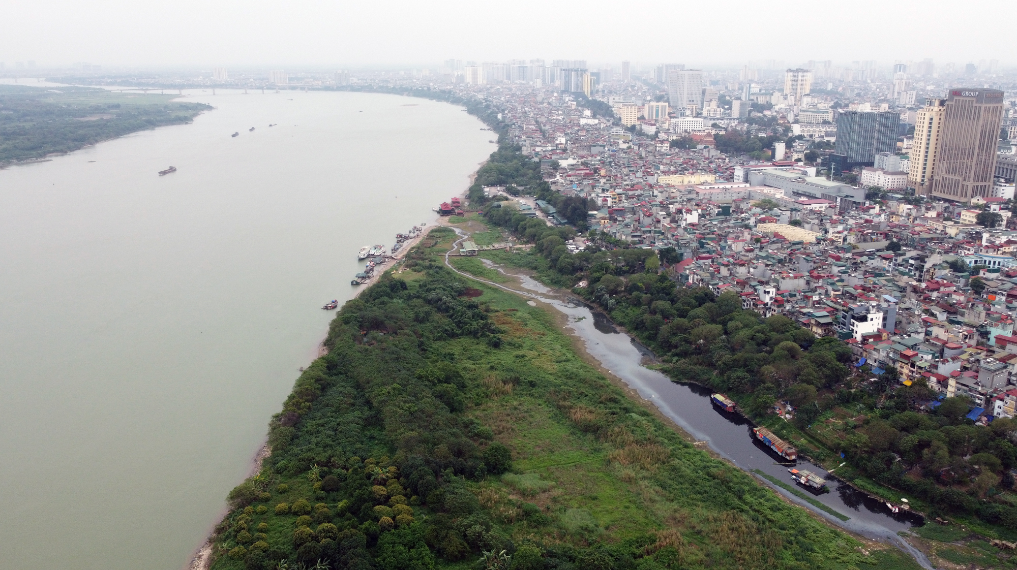 Cận cảnh khu vực bãi giữa sông Hồng dự kiến làm công viên văn hóa, du lịch - Ảnh 7. Cận cảnh khu vực bãi giữa sông Hồng dự kiến làm công viên văn hóa, du lịch - Ảnh 7.