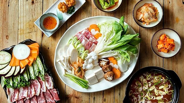 Địa điểm ăn uống ngày 8/3 Sài Gòn giá rẻ cho 2 người - Ảnh 15. Địa điểm ăn uống ngày 8/3 Sài Gòn giá rẻ cho 2 người - Ảnh 15.